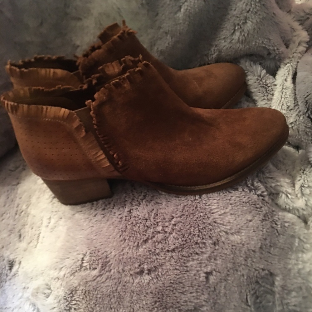 Short booties